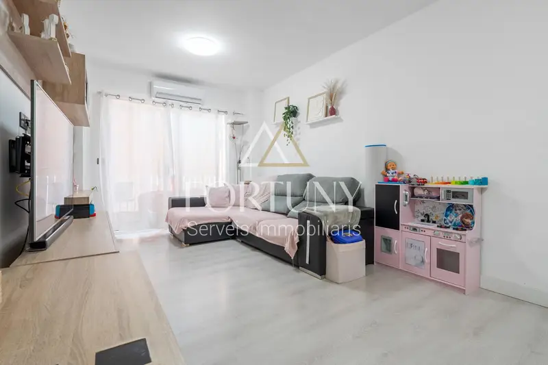 Venta Piso con terraza en Jardín de Reus