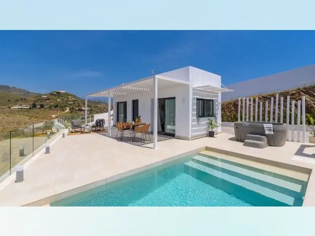 Apartamento con Jacuzzi y Vistas al Mar en Torrox Costa del Sol