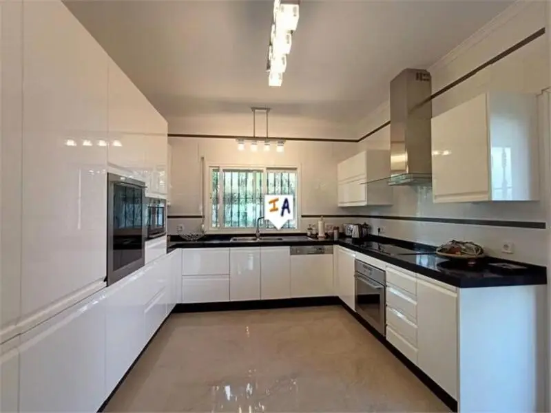 Villa de Lujo en venta en Herrera Sevilla 5 Dormitorios Piscina