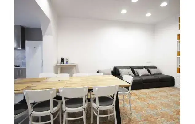 Apartamento 9 Dormitorios El Prat de Llobregat Amueblado