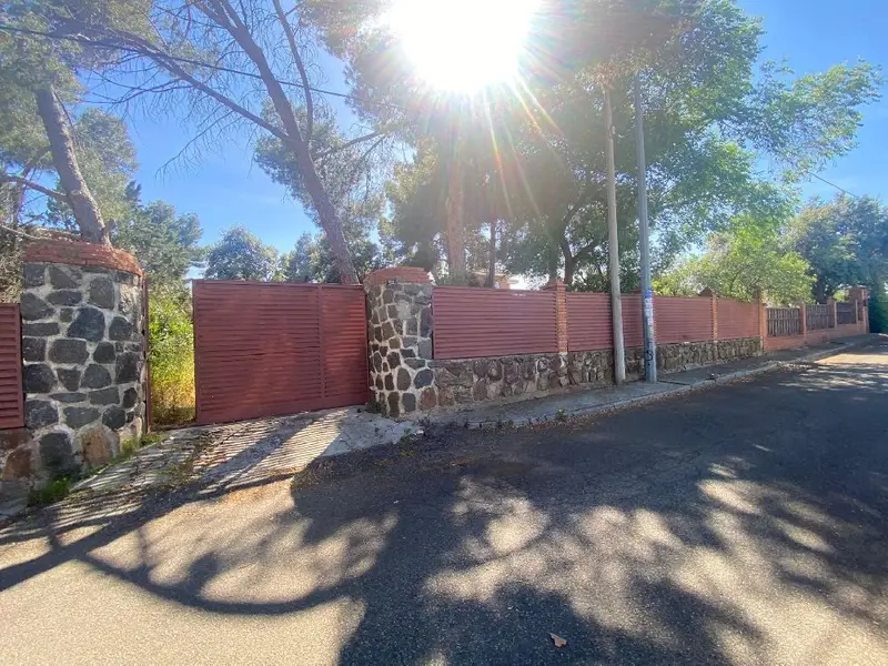 Venta Terreno con Jardin en Las Nieves Nambroca
