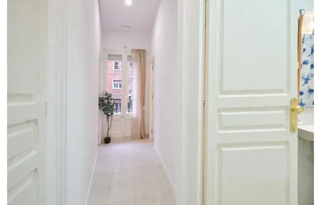 Alquiler Apartamento 4 Dormitorios Barcelona 3-24 Meses