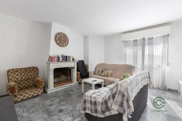 Vivienda familiar con 2 negocios en Chauchina