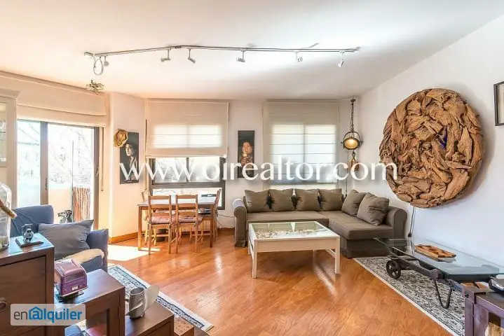 Alquiler Piso 2 Baños Sant Martí 97m2 Terraza Parking