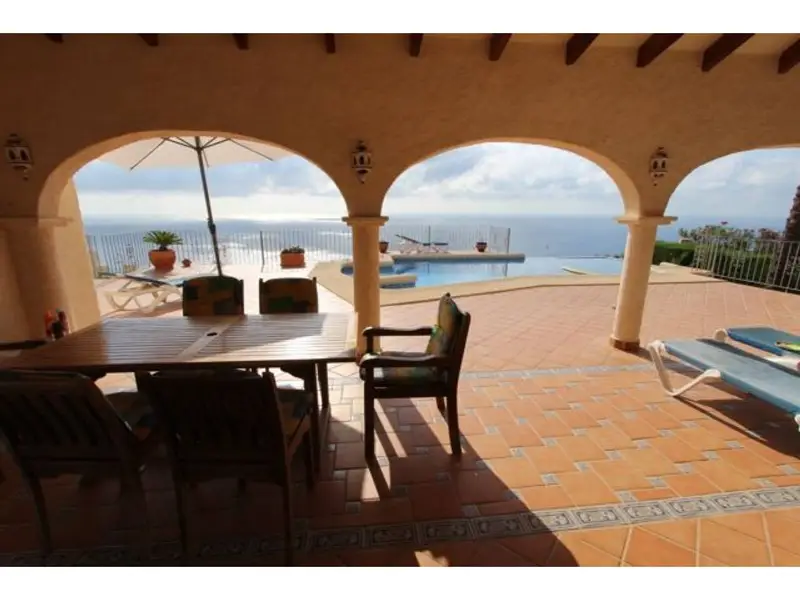 Casa en Benitachell con Piscina y Terraza - Vistas al Mar