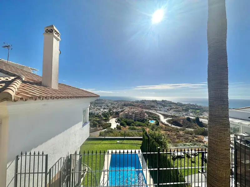 Villa de Lujo en Riviera del Sol 4 Dormitorios Vistas al Mar