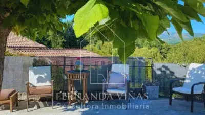 Chalet en Mondariz: Casa Tradicional Gallega con Piscina