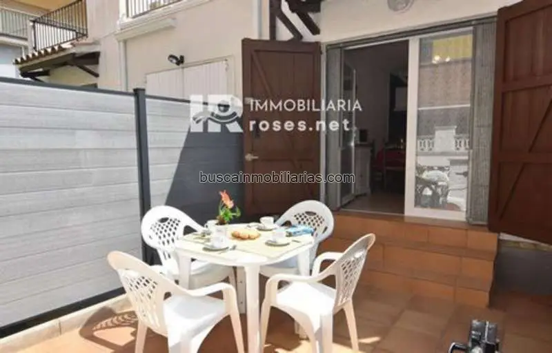 Villa en venta en Roses 1 habitacion 1 bano