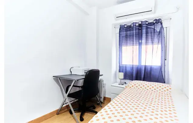 Habitaci
ón 70m
² Sevilla Alquiler Media Temporada
