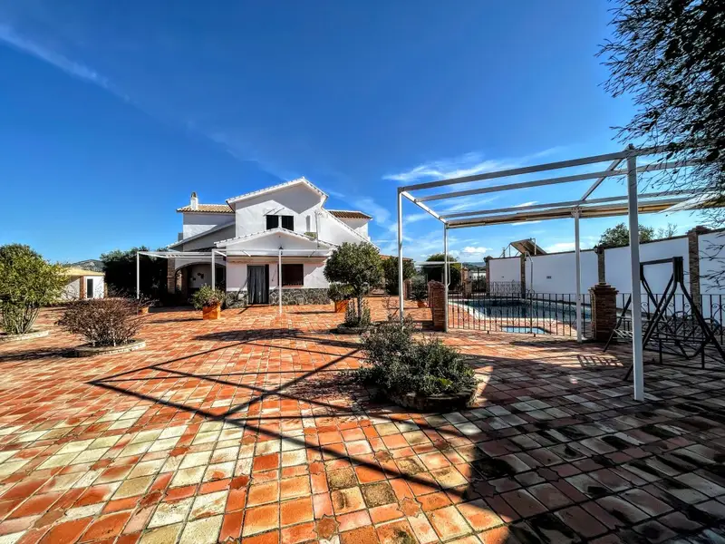 Finca de 6 Dormitorios en venta Olvera, España