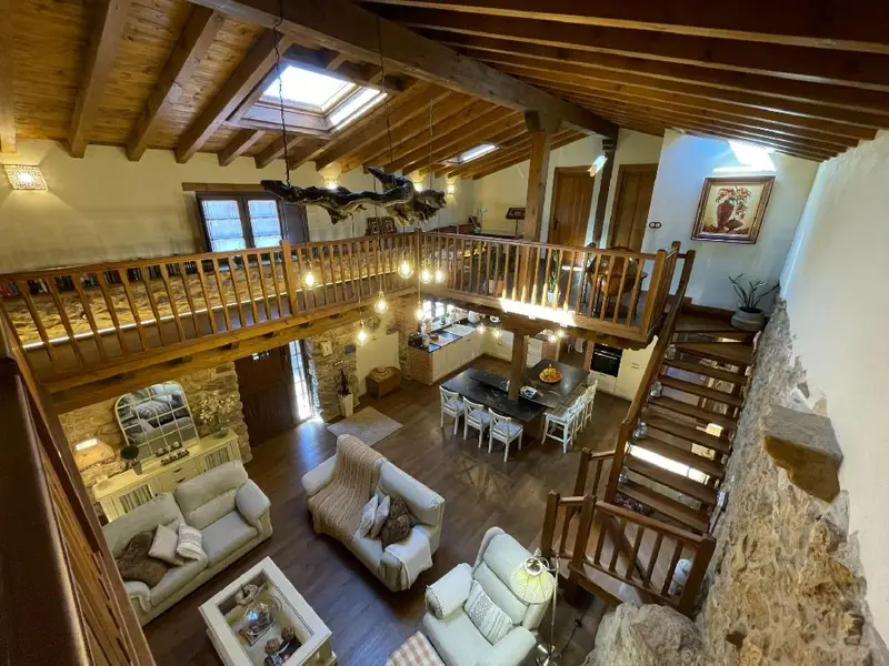 Venta Casa con terraza en Barrio de la Iglesia, Ruilobuca - Ref: C800