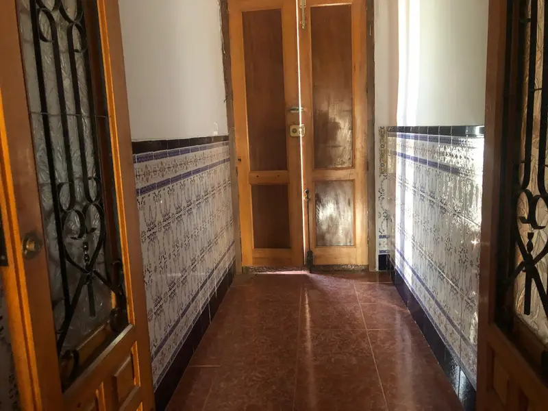 Casa de Pueblo con 4 Dormitorios en Cuevas Bajas