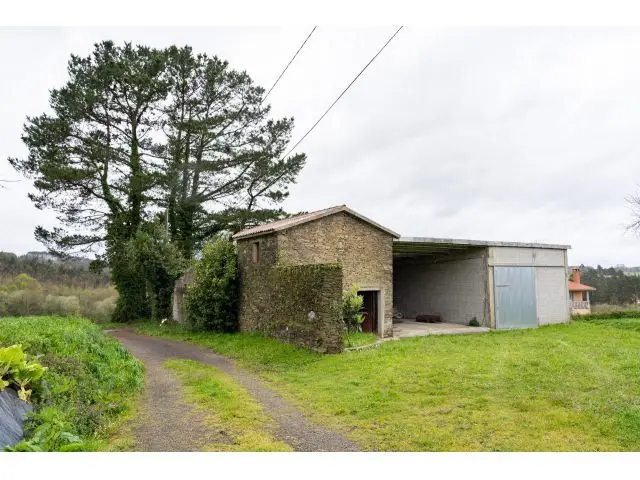 Conjunto 3 Edificaciones en Mesía Casa Rural con Apartamento