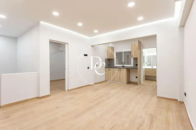 Dúplex en venta en Eixample Barcelona cuatro habitaciones dos baños