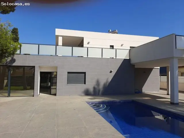 Chalet en Orihuela Costa con Piscina Privada y Solarium