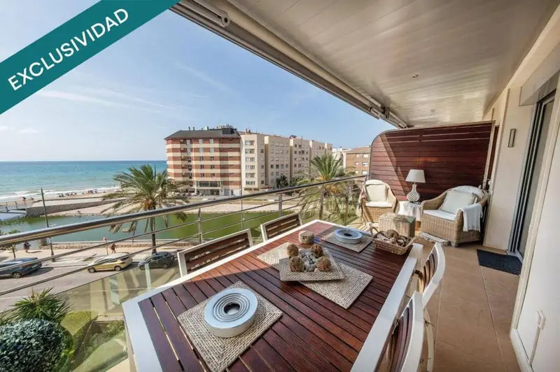 Apartamento en Calafell con Vistas al Mar Piscina y Jacuzzi