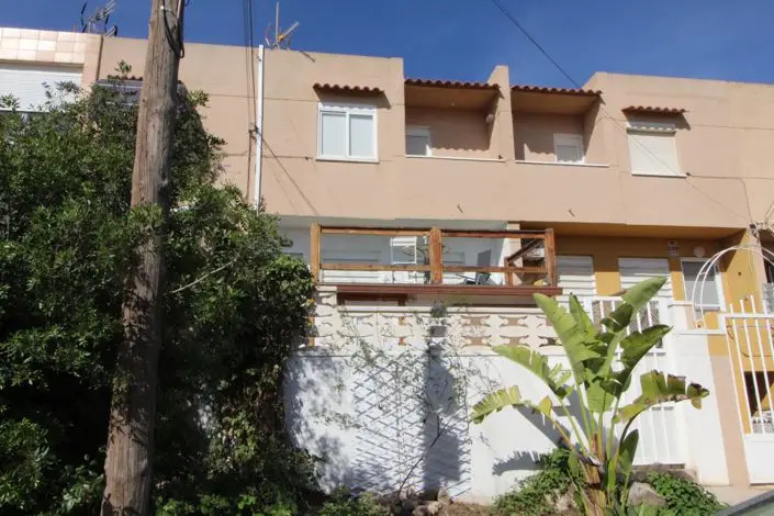Casa adosada reformada 1 dormitorio cerca de la playa Carabasi