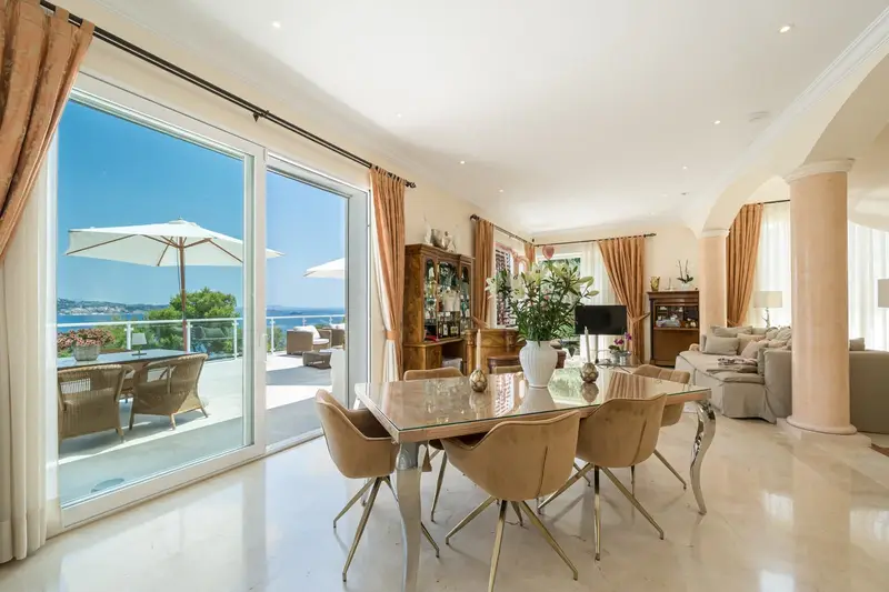 Chalet en primera linea de mar en Torrenova Calvia Mallorca