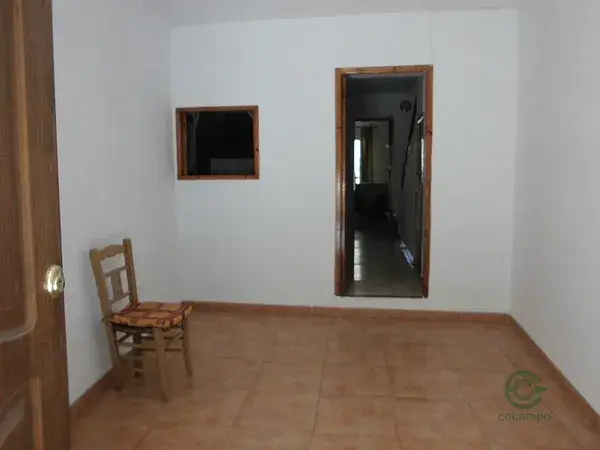 Casa céntrica en Jaén con garaje y tres plantas