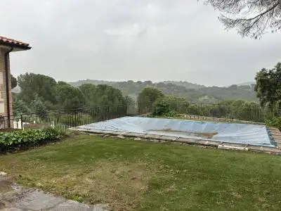 Chalet con Piscina en Navas del Rey Madrid