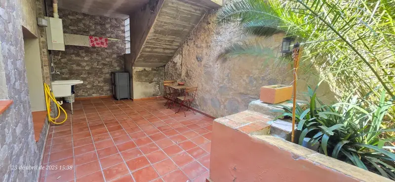 Planta Baja en Alella con Patio Interior y 3 Habitaciones