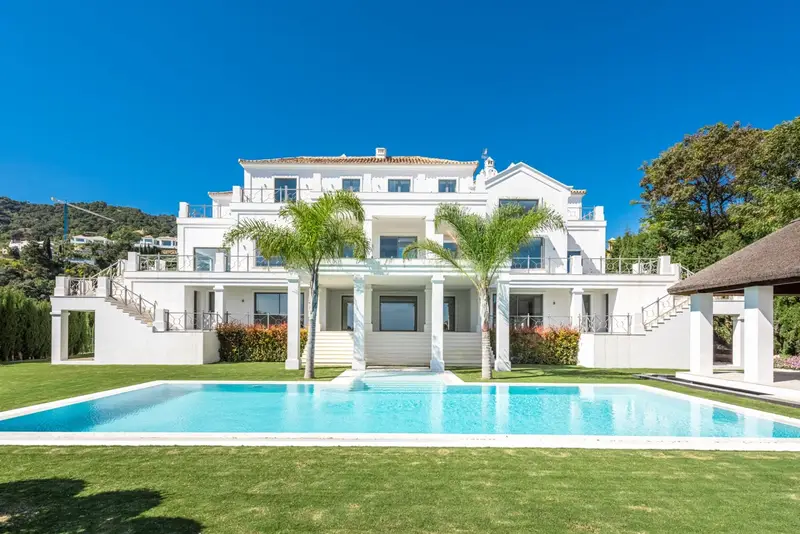 Villa en Venta Benahavis 5 Dormitorios Piscina Privada Vistas al Mar