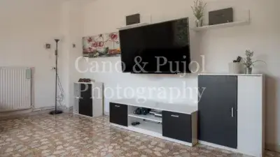 Casa en Venta en Rubí con Local y Espectaculares Terrazas