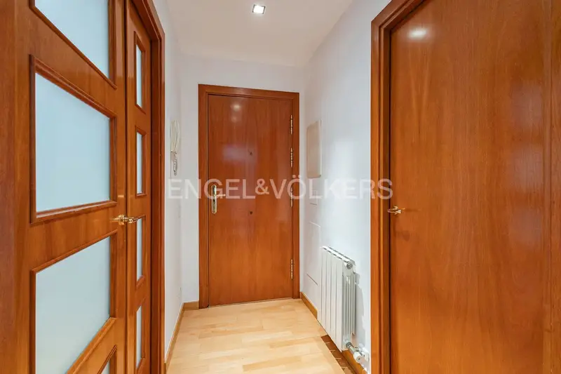 Apartamento en Molins de Rei con Terraza de 100m2 y Garaje Doble