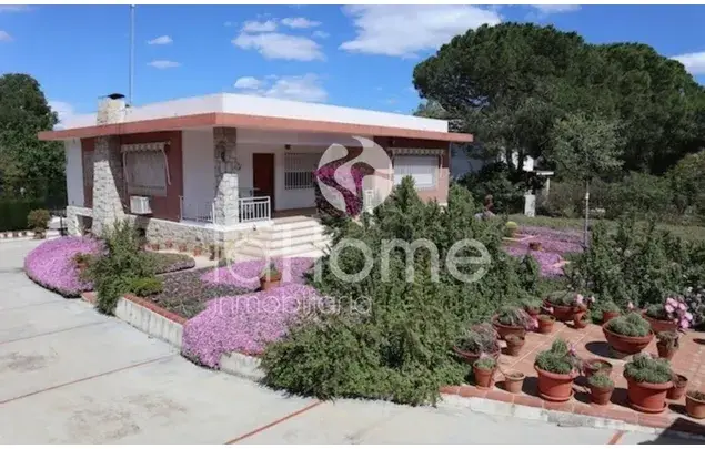 Chalet 4 dormitorios Requena 284m2 piscina jardin