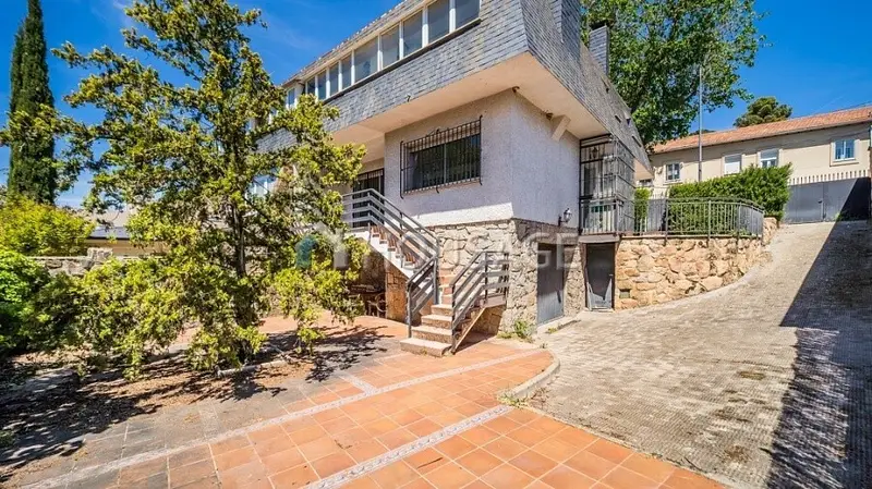 Chalet Pareado en Madrid 264m2 para Reformar