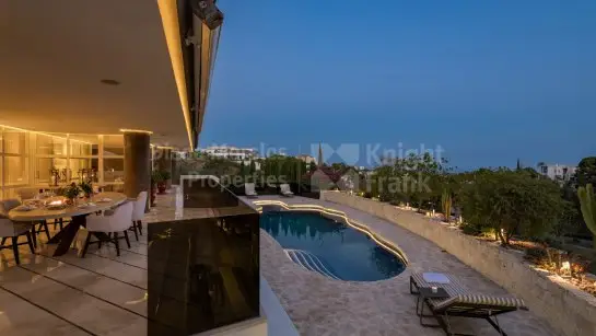 Villa de Lujo en La Quinta con Vistas al Mar