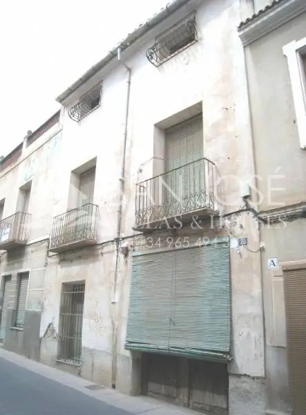 Casa en venta en Aspe centro para derribar