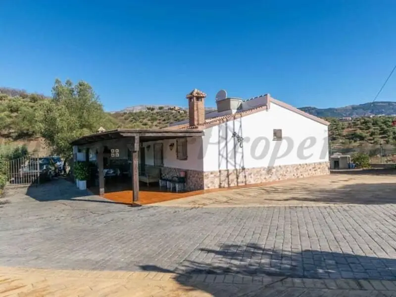 Villa 3 Dormitorios Arenas Velez Malaga Campo Piscina