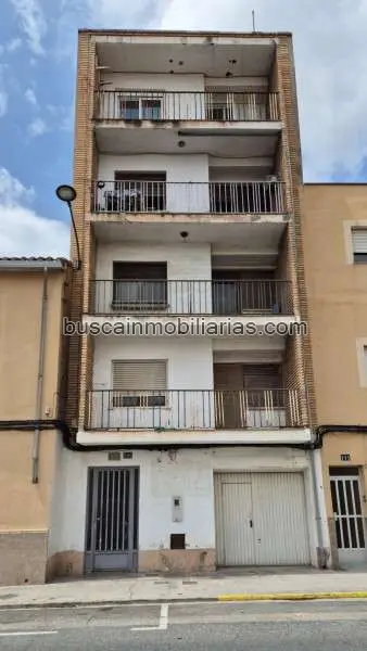 Piso en venta en Canals 3 habitaciones cerca del centro