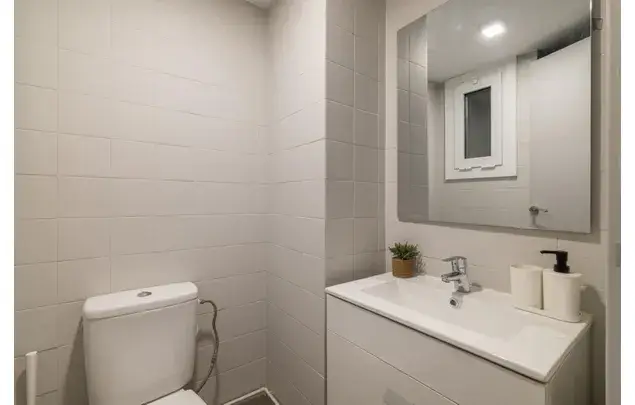 Apartamento 5 Dormitorios Barcelona Estudiantes Trabajadores