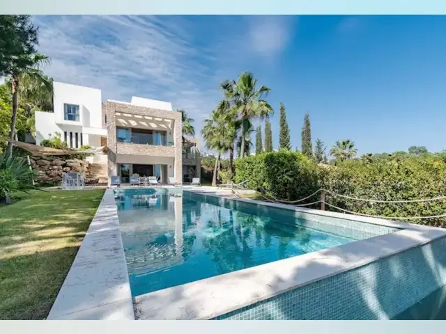Villa de Lujo 5 Dormitorios Benahavis Piscina Infinita Vistas al Mar