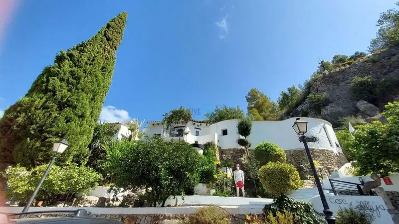 Villa de Lujo con Cueva Privada en Benidoleig Alicante