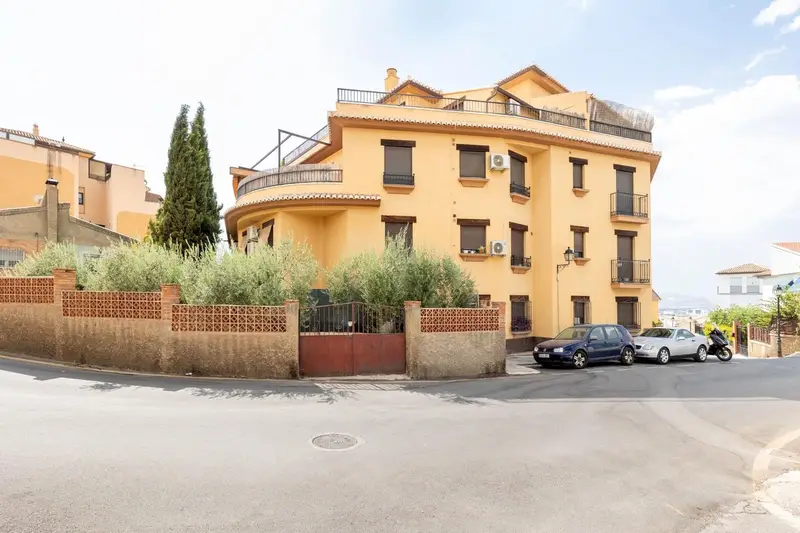 Piso en Venta La Zubia Grana con Ascensor y Garaje