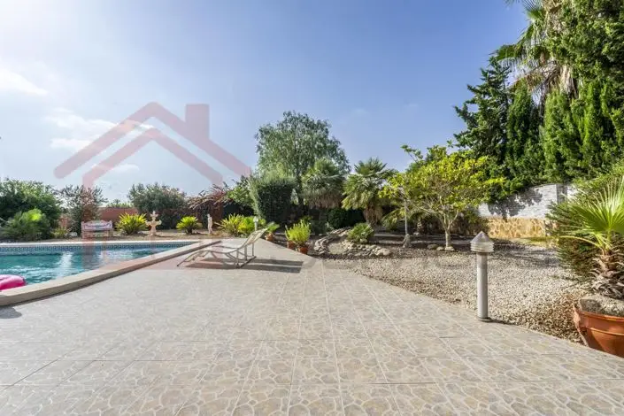 Villa 5 Dormitorios Tres Molinos Murcia
