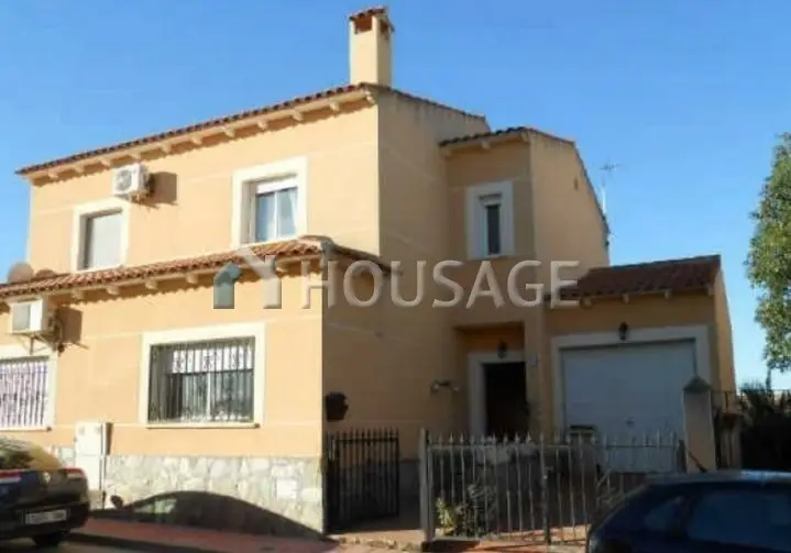 Villa en Venta Erustes Toledo 4 Dormitorios Jardin