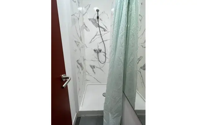 Apartamento 7 Dormitorios Estudiantes Barcelona