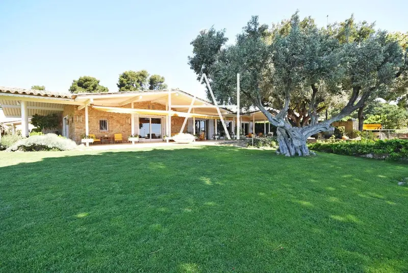 Chalet en Sant Andreu de Llavaneres con 4 Suites y Piscina