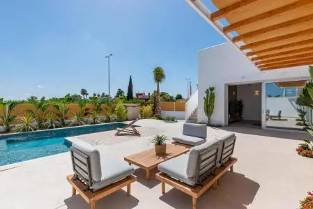 Villa en La Herrada Los Montesinos 3 dormitorios 2 baños piscina