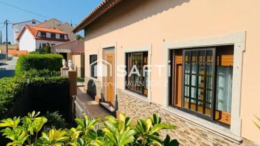 Casa en Venta Areeiros Ribeira 3 Habitaciones Jardin Cerca Playa