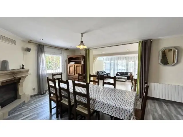Casa 4 Dormitorios Piscina Licencia Turistica Empuriabrava