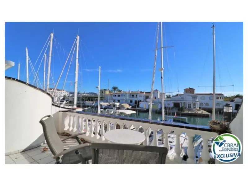 Casa con Garaje y Amarre en Empuriabrava