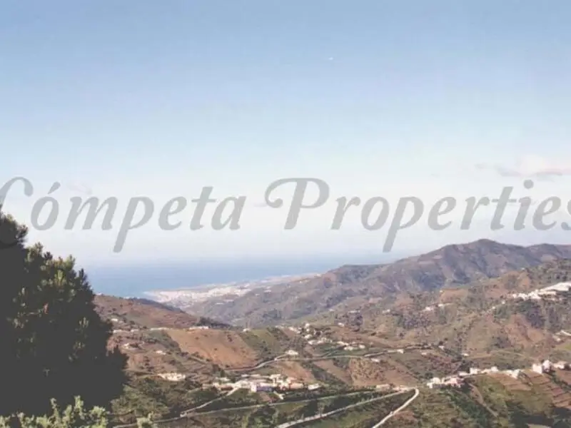Terreno en Venta en Cómpeta Málaga con Vistas Panorámicas