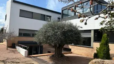 Chalet de Lujo en Urbanizaci	ón con Campo de Golf