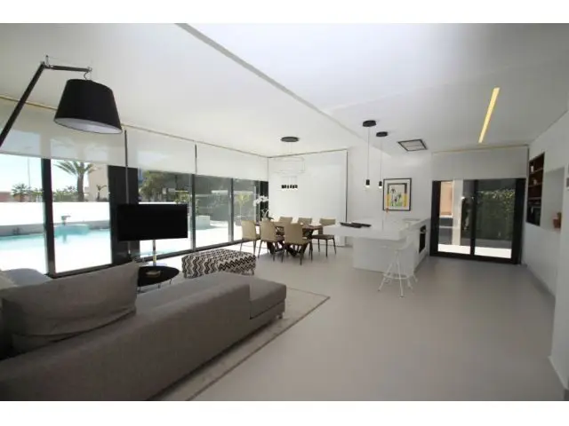 Villas en San Miguel de Salinas Alicante con Piscina Privada