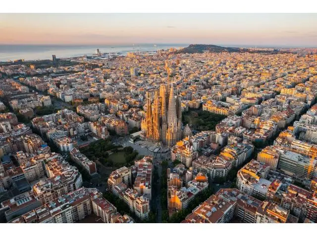 Edificio en Venta para Cambio de Uso Residencial en Barcelona
